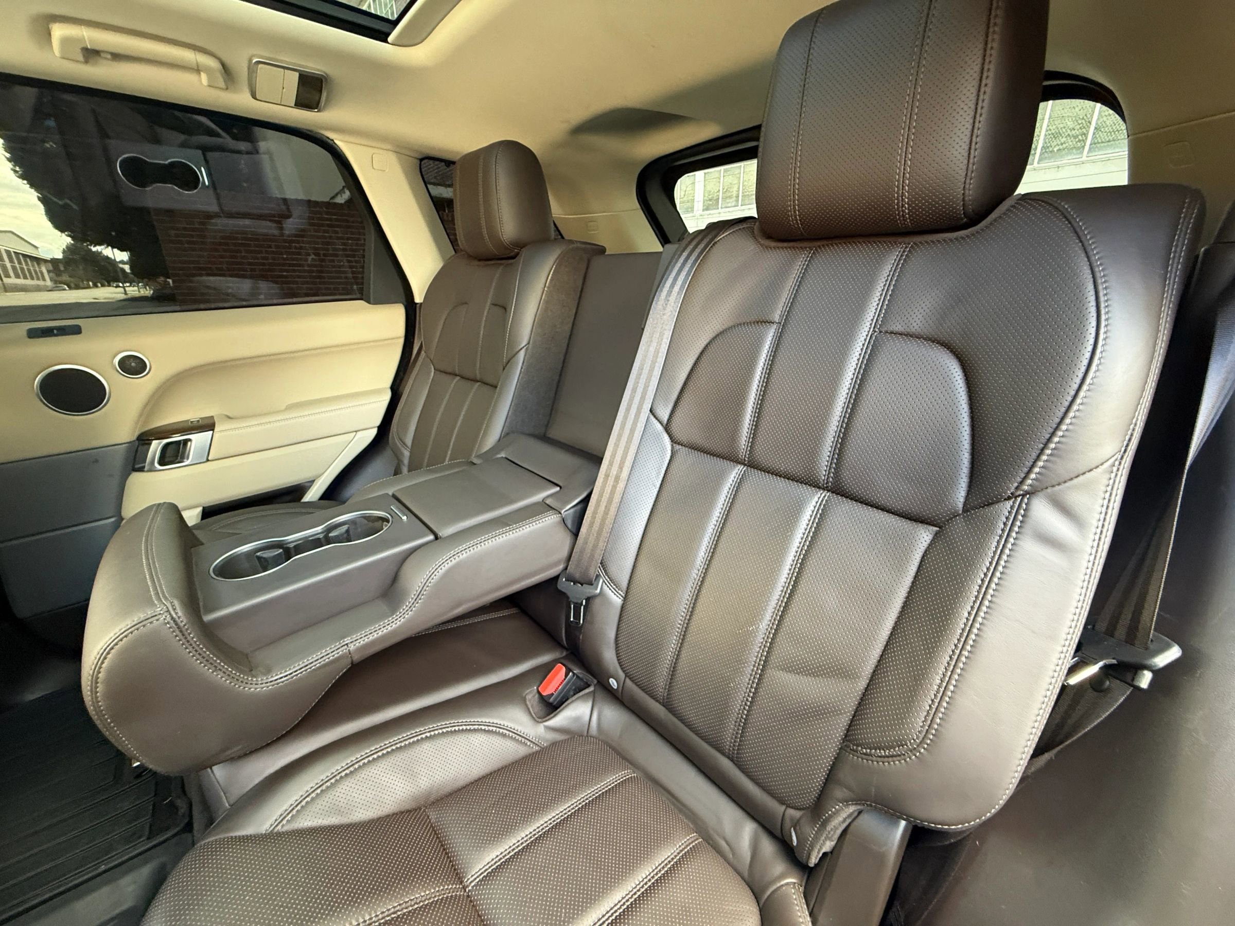 Used 2017 Land Rover Range Rover Sport HSE image 33
