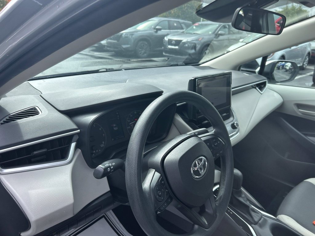Used 2023 Toyota Corolla LE FWD image 12