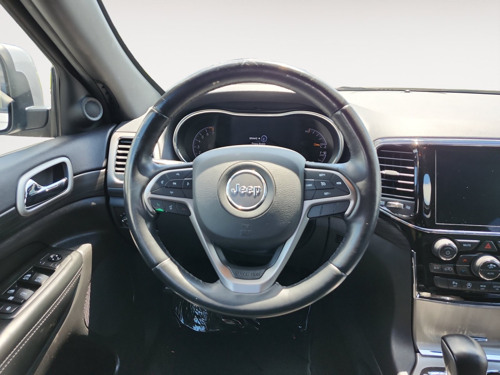 Used 2019 Jeep Grand Cherokee Altitude RWD image 13