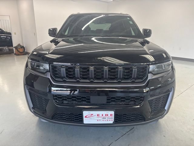 New 2026 Jeep Grand Cherokee Altitude AWD/4WD image 2
