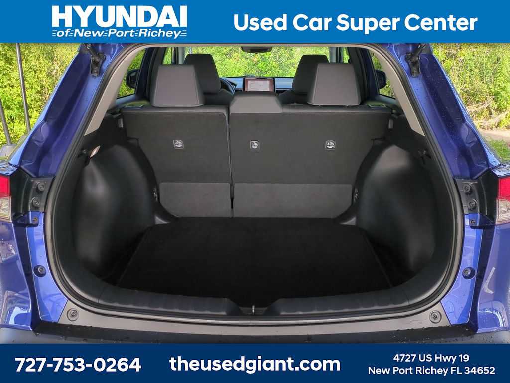 Used 2024 Toyota Corolla Cross LE FWD image 12