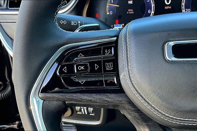 New 2025 Jeep Grand Cherokee L Overland w/ Luxury Tech Group IV image 18