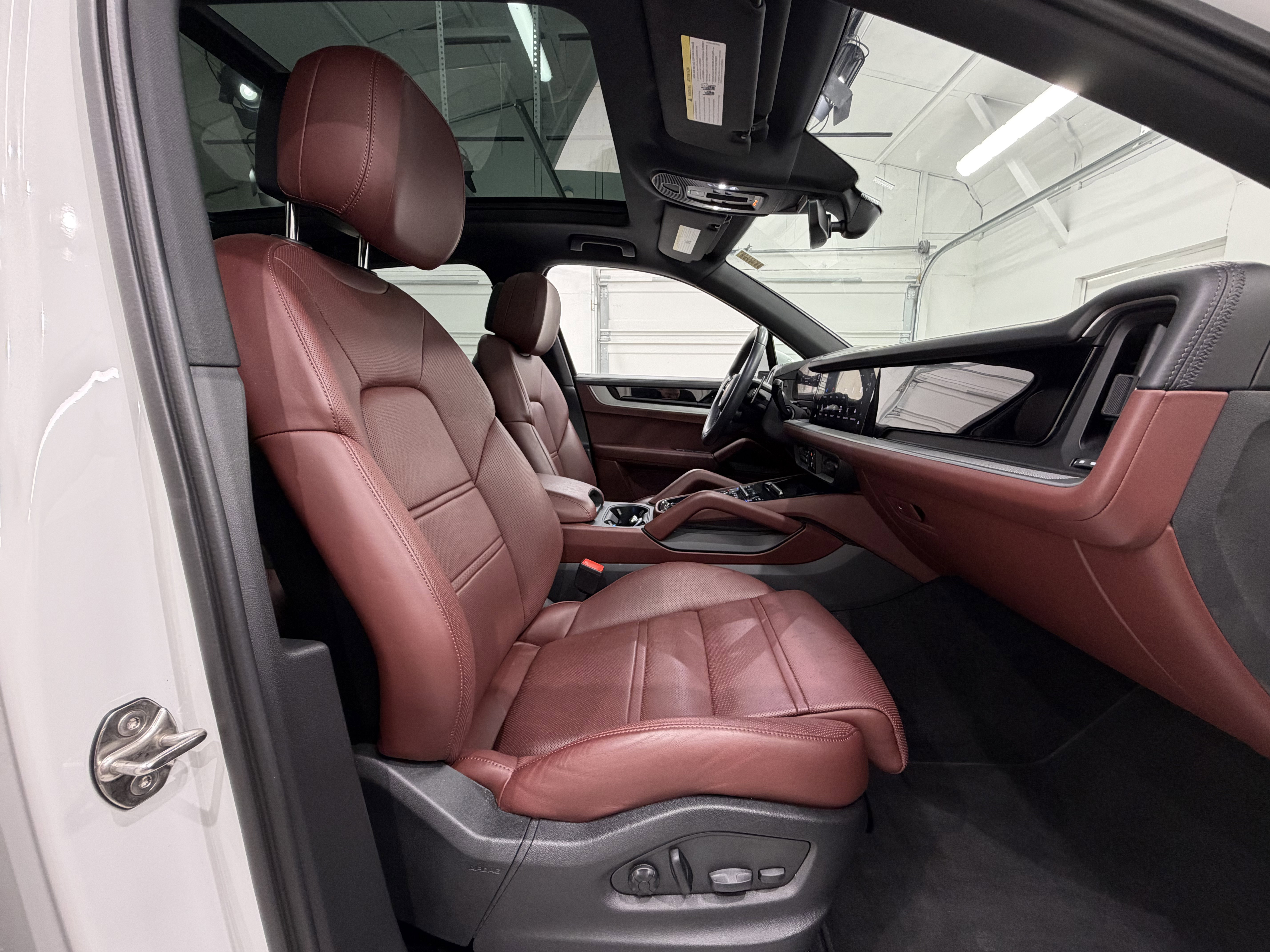 Certified 2024 Porsche Cayenne S image 23