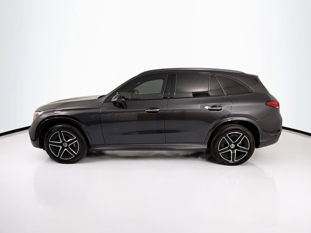 Certified 2025 Mercedes-Benz GLC 300 image 8