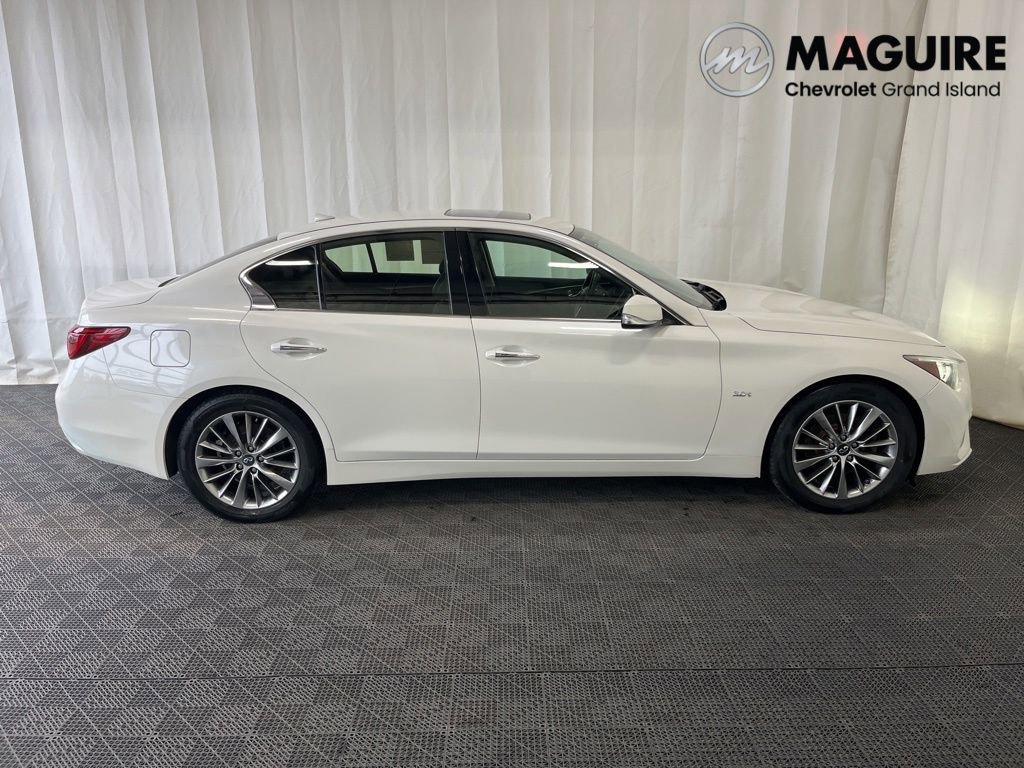Used 2018 INFINITI Q50 Luxe w/ Cargo Package (L95) AWD/4WD image 2