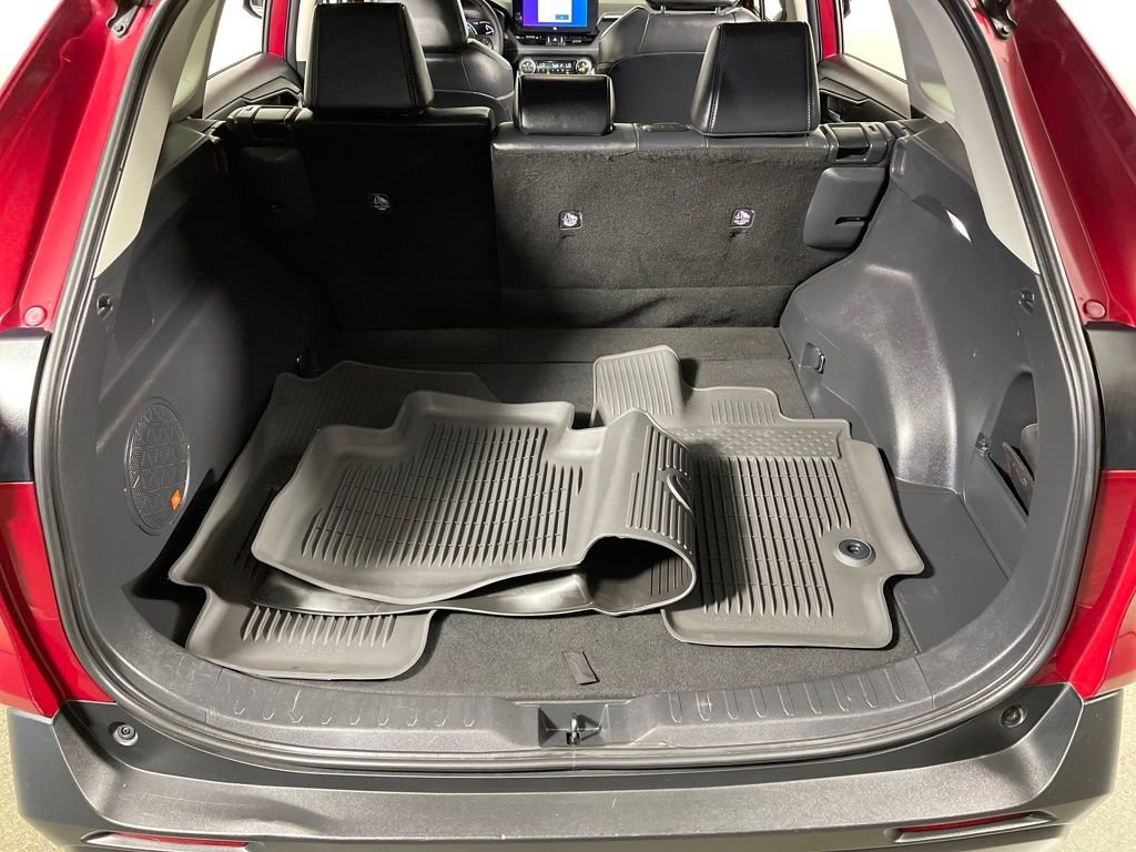 Used 2023 Toyota RAV4 XLE Premium image 10
