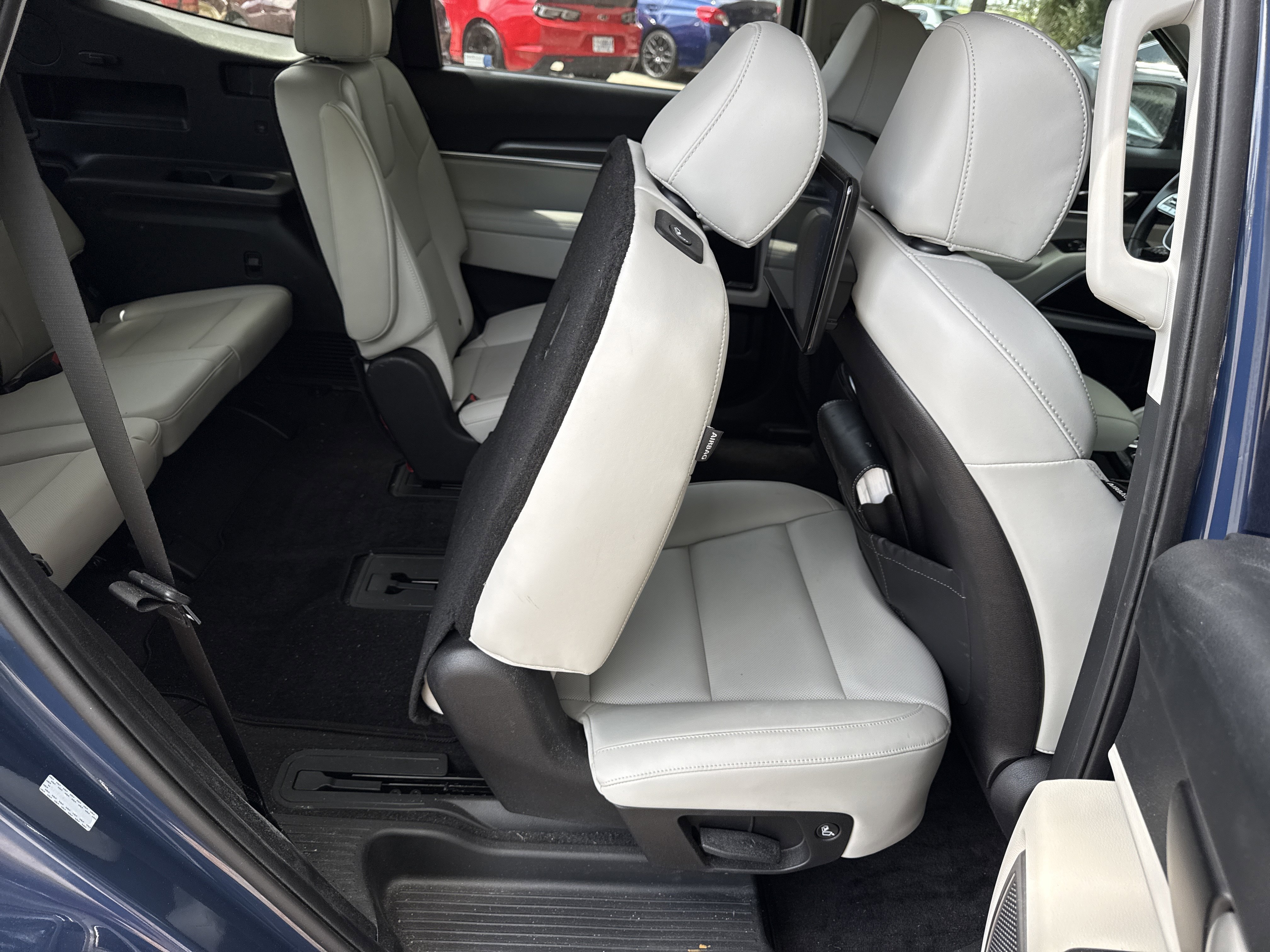 Used 2025 Kia Telluride S image 34