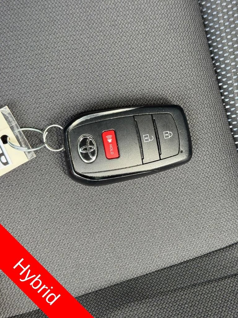 Used 2024 Toyota Corolla Cross AWD Hybrid image 25