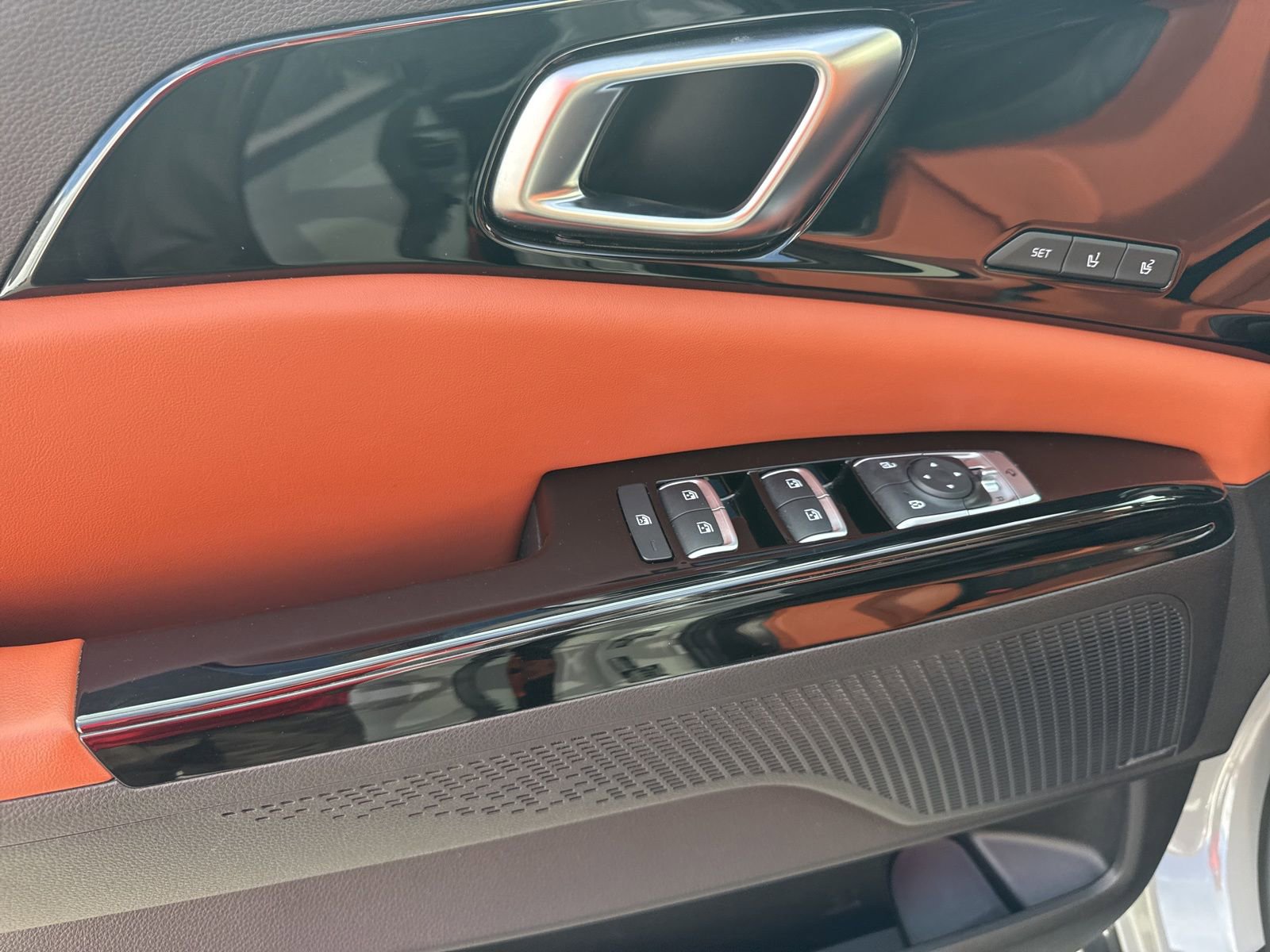 Used 2023 Kia Carnival SX Prestige image 26