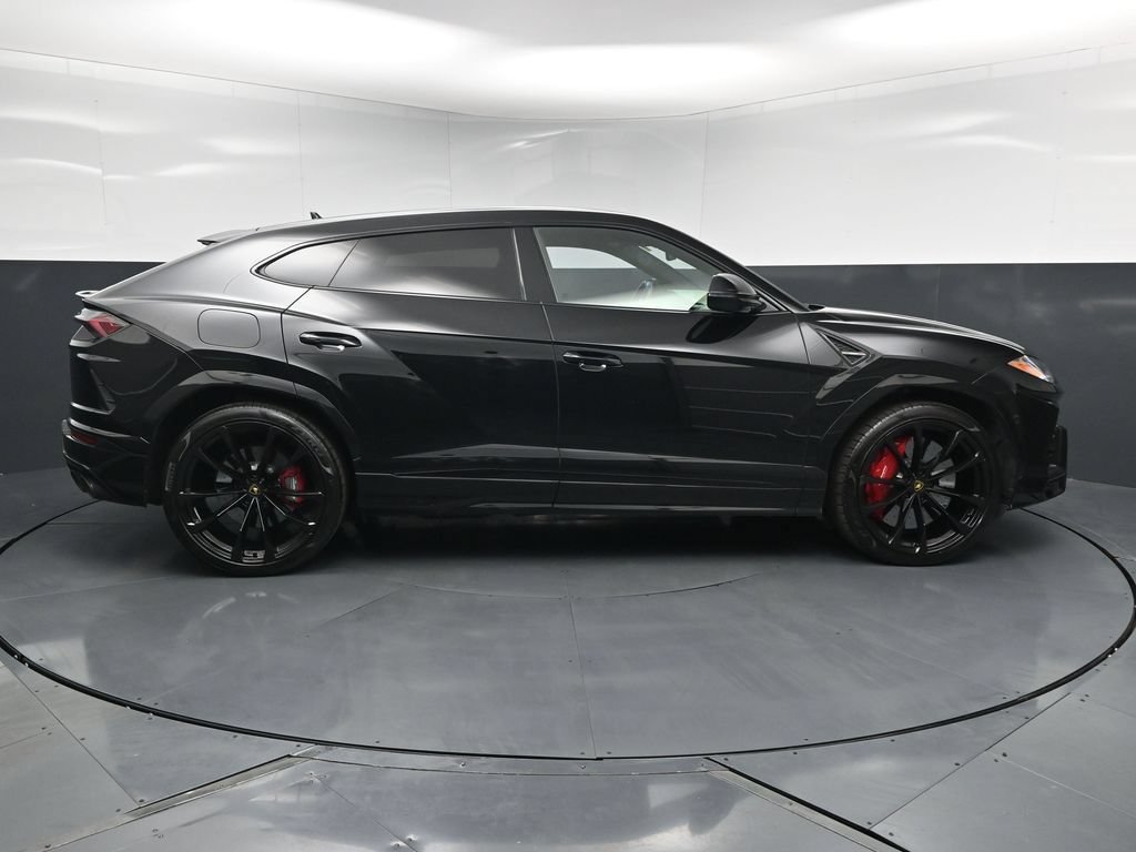 Used 2022 Lamborghini Urus AWD/4WD image 11