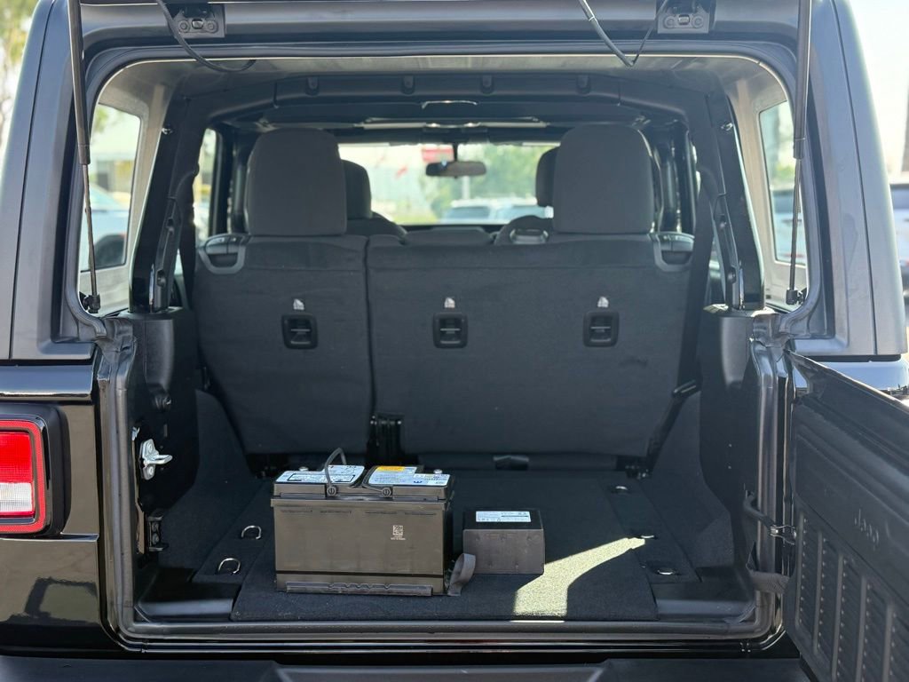 Used 2022 Jeep Wrangler Unlimited Sport image 11