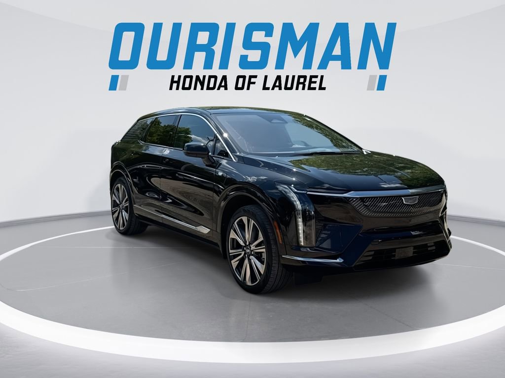 Used 2025 Cadillac Optiq Luxury 2 AWD/4WD image 2