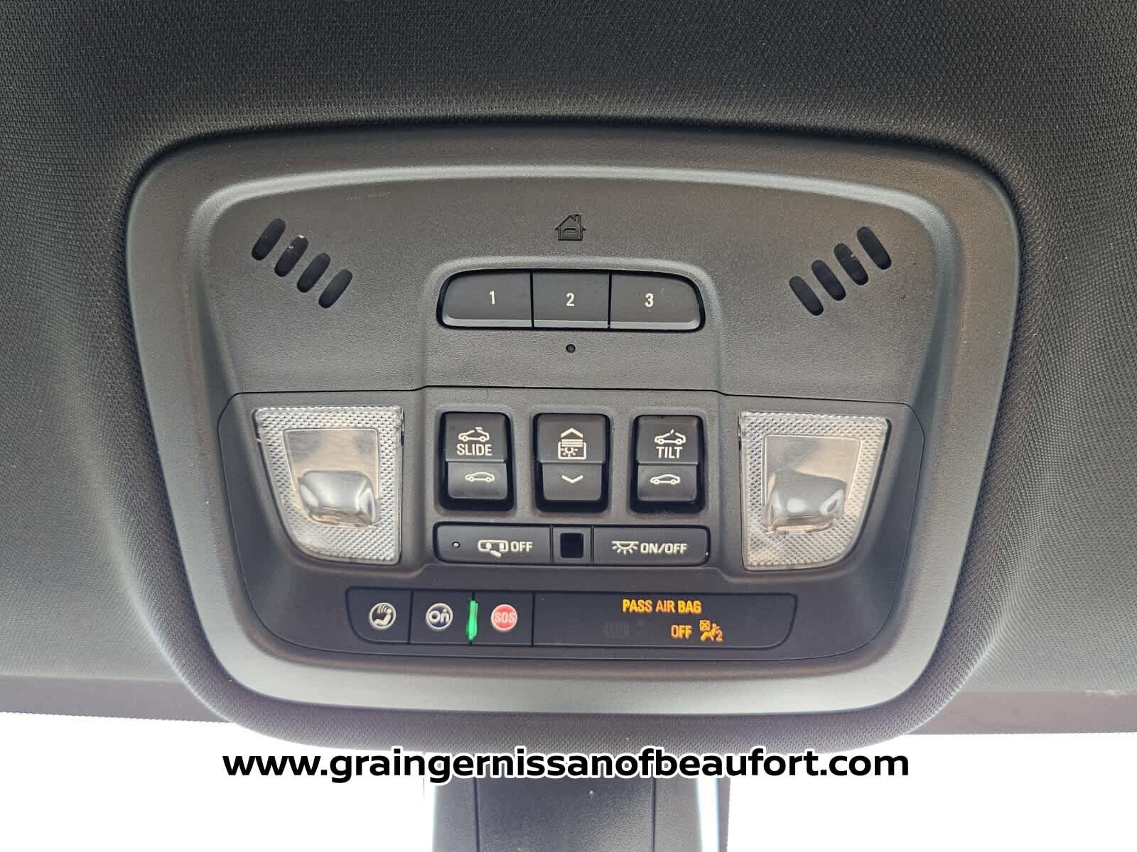Used 2023 Chevrolet Traverse Premier FWD image 11