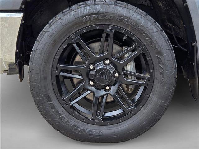 Used 2018 Toyota Tundra SR5 w/ SR5 Upgrade Package AWD/4WD image 16