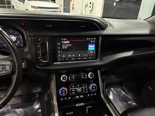 Used 2023 GMC Yukon Denali w/ Advanced Technology Package AWD/4WD image 24
