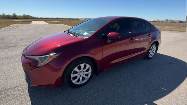 Used 2025 Toyota Corolla LE image 4