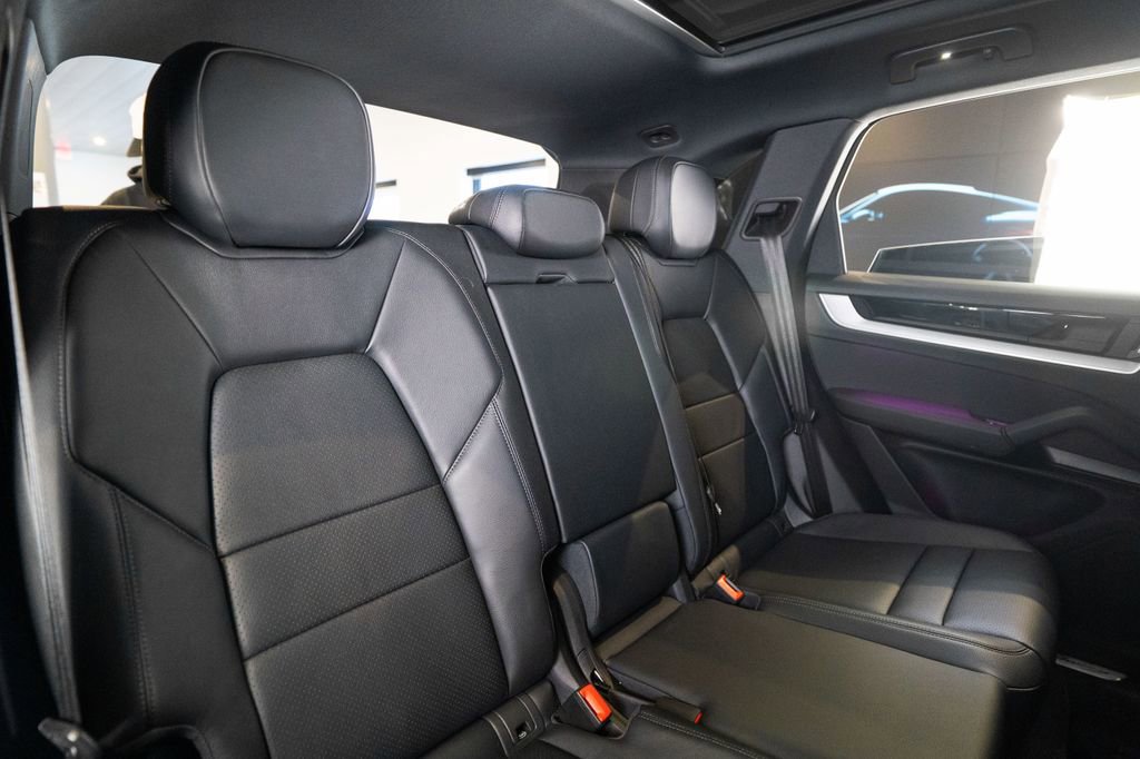 Certified 2025 Porsche Cayenne image 37