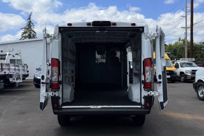 Used 2025 RAM ProMaster 2500 w/ U-Haul Equipment Group FWD image 6