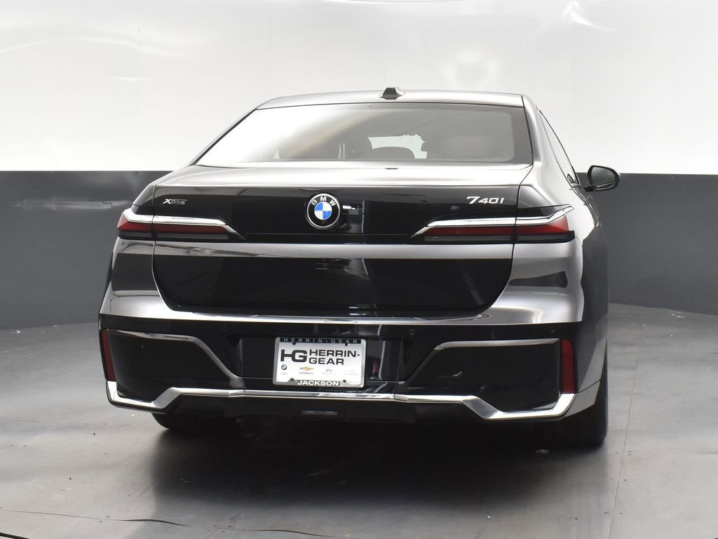 New 2026 BMW 740i xDrive w/ Executive Package image 7
