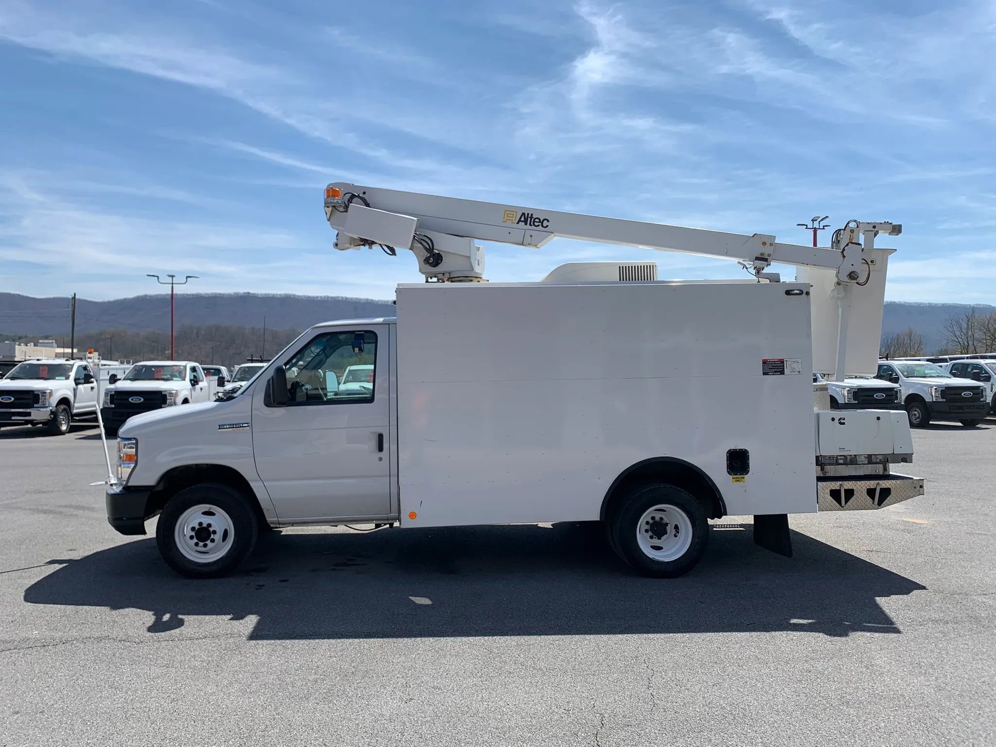 Used 2019 Ford E-350 and Econoline 350 Super Duty RWD image 5