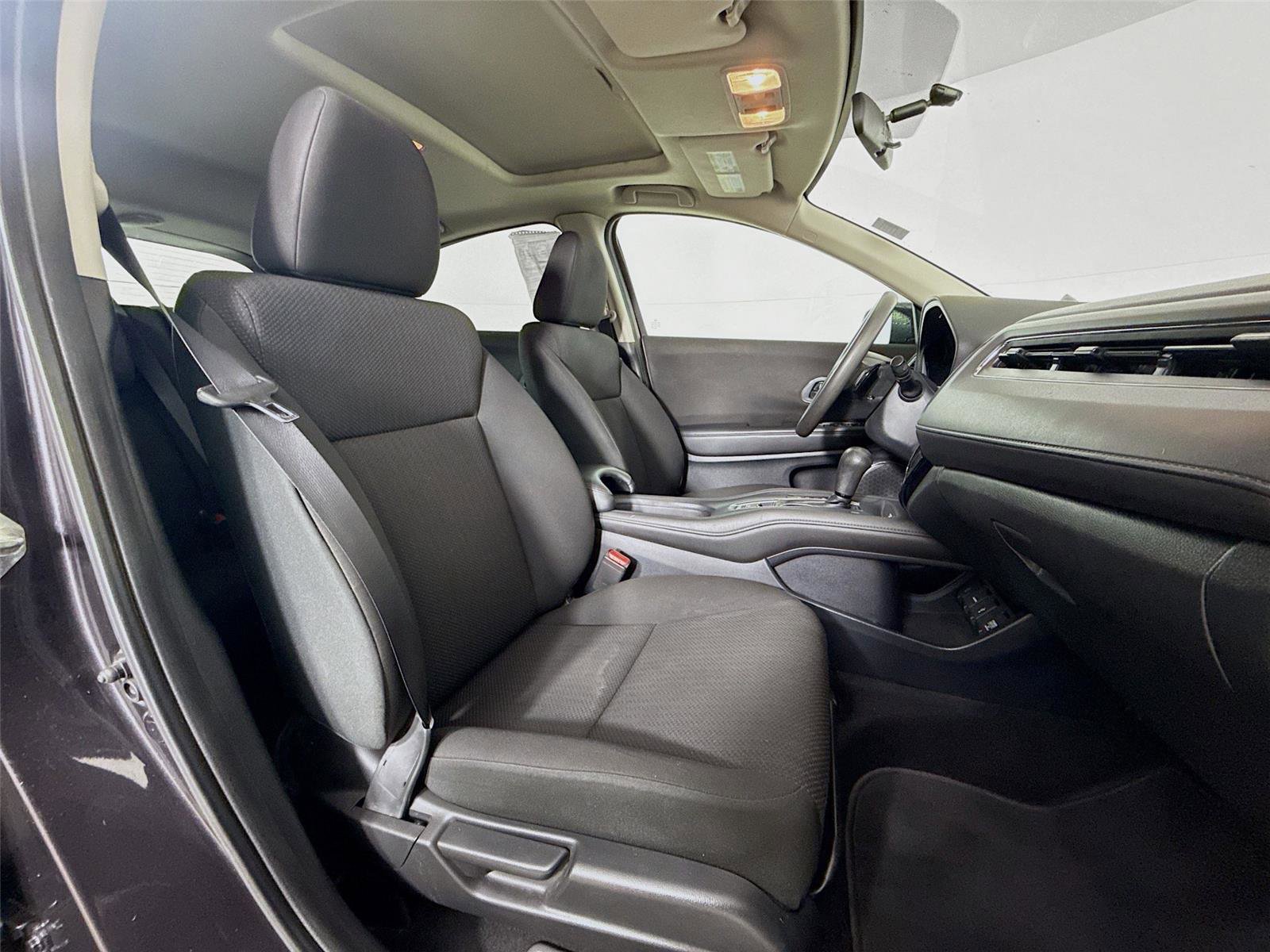 Used 2018 Honda HR-V EX image 28