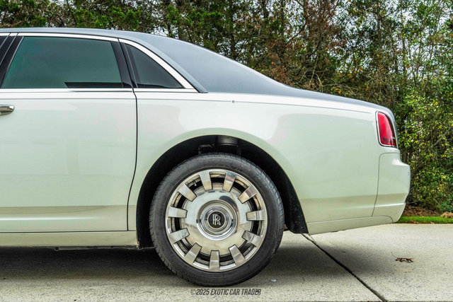Used 2015 Rolls-Royce Ghost image 5