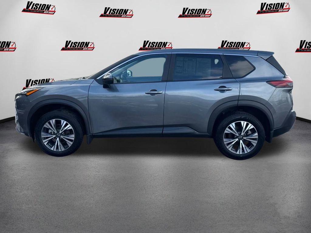 Used 2023 Nissan Rogue SV image 8
