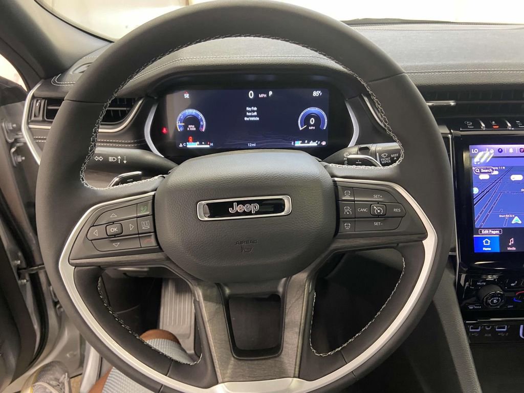 New 2025 Jeep Grand Cherokee L Limited w/ Luxury Tech Group II image 22