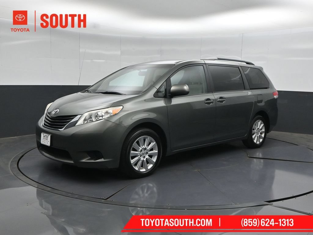 Used 2014 Toyota Sienna LE AWD/4WD image 6