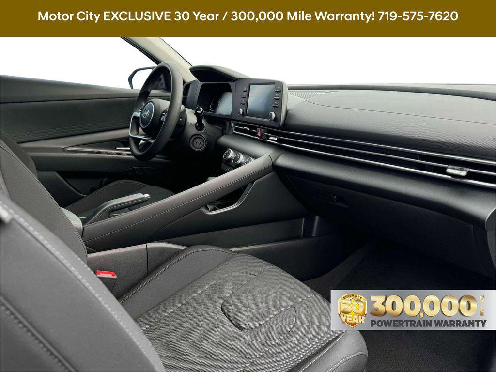 New 2025 Hyundai Elantra SE image 24