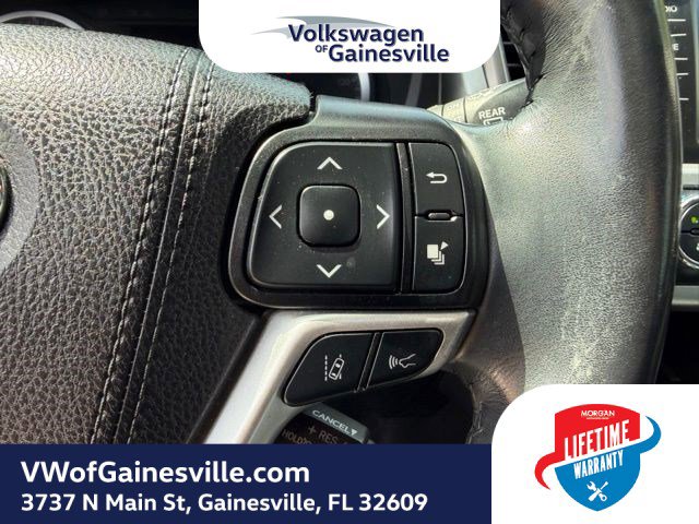 Used 2019 Toyota Highlander XLE FWD image 24