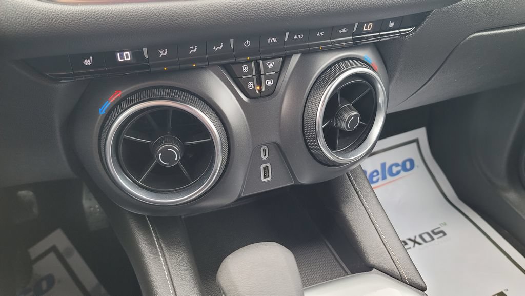 Used 2025 Chevrolet Blazer LT AWD/4WD image 22