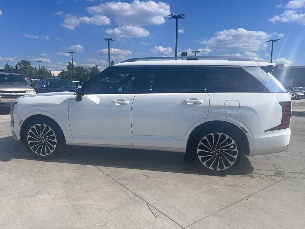 New 2026 Hyundai Palisade Calligraphy FWD image 2