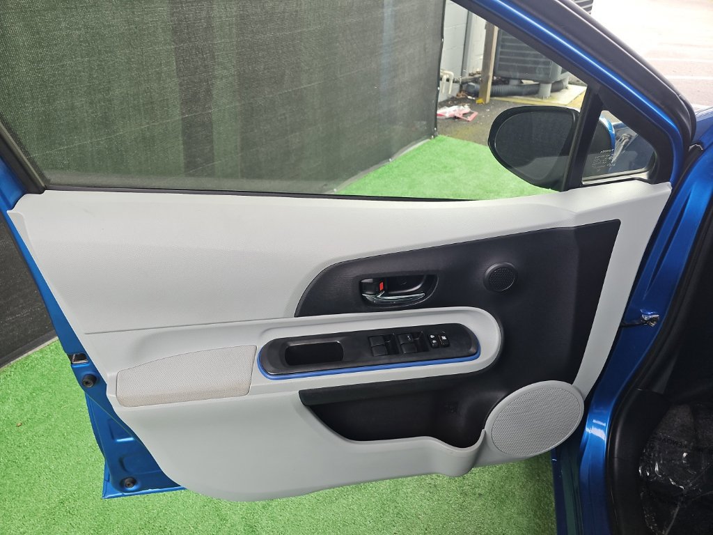 Used 2012 Toyota Prius C Three FWD image 29