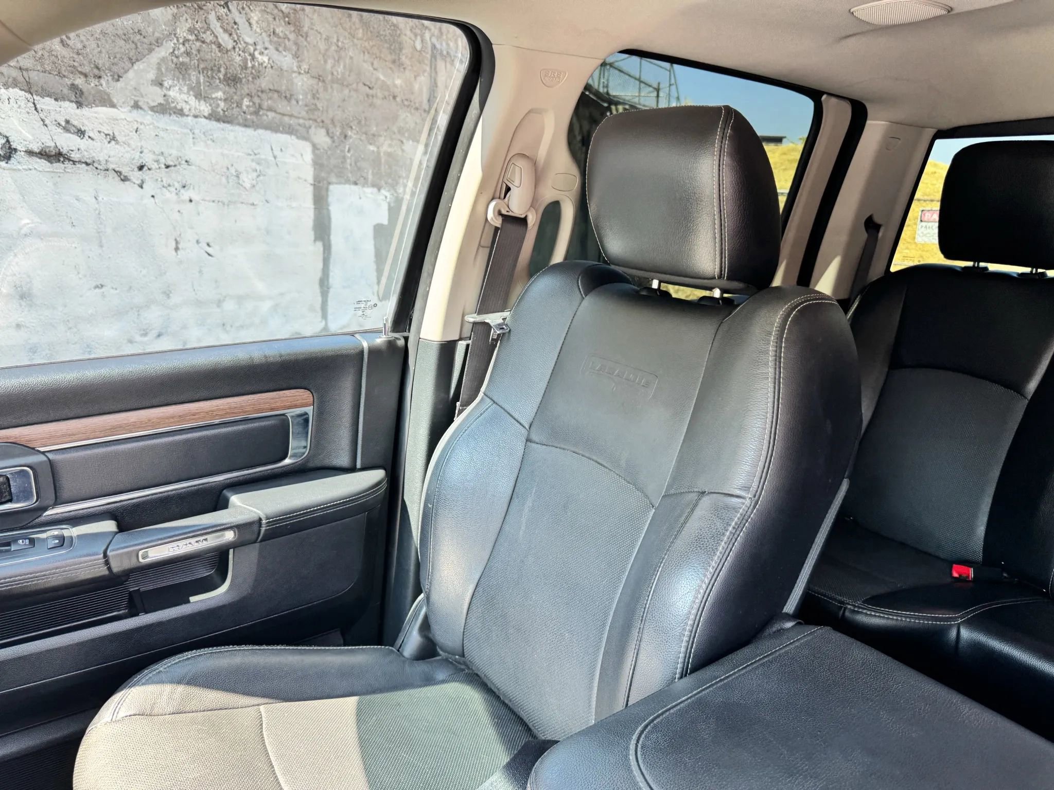 Used 2017 RAM 1500 Laramie image 17