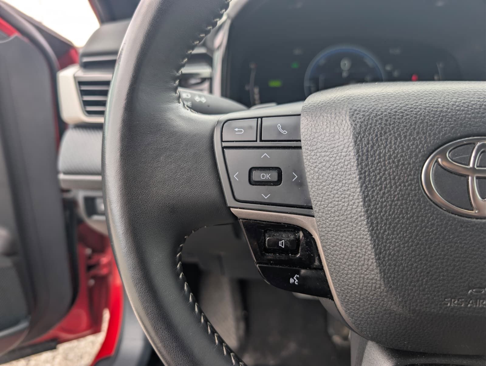 Used 2025 Toyota Camry SE FWD image 34