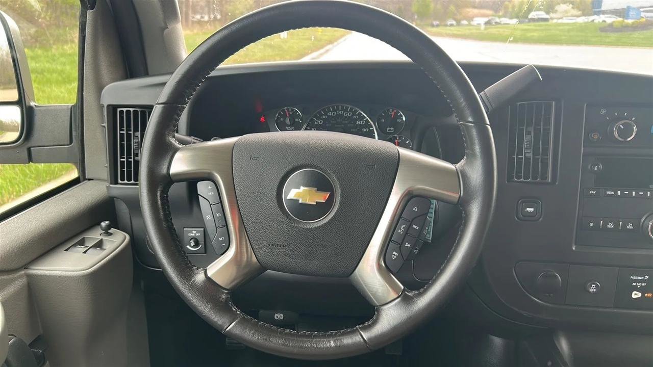 Used 2018 Chevrolet Express 3500 LT w/ LT Preferred Equipment Group RWD image 30