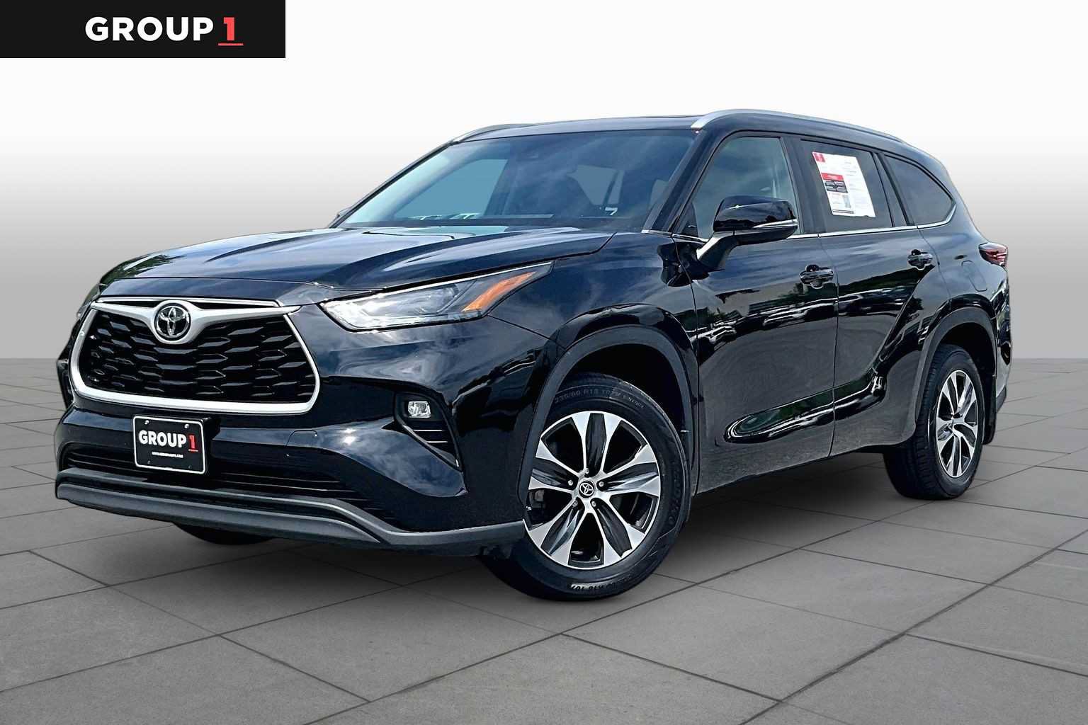 Used 2023 Toyota Highlander XLE AWD/4WD image 1