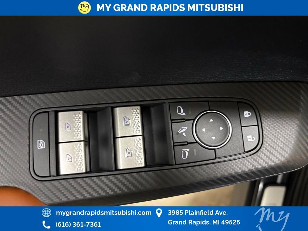New 2025 Mitsubishi Outlander SEL image 10