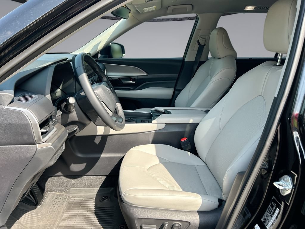 Certified 2026 Toyota Grand Highlander FWD image 11