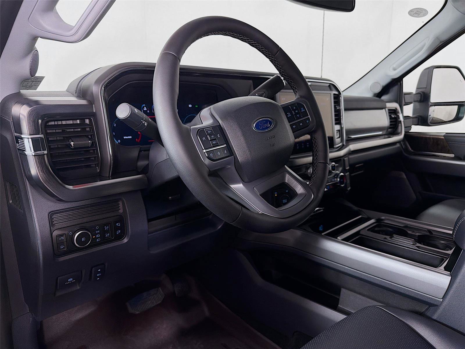 Used 2026 Ford F350 Lariat w/ Black Appearance Package image 9