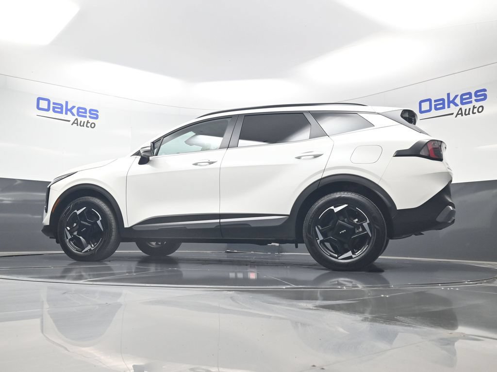 Certified 2026 Kia Sportage EX w/ EX Panoramic Sunroof Package AWD/4WD image 42