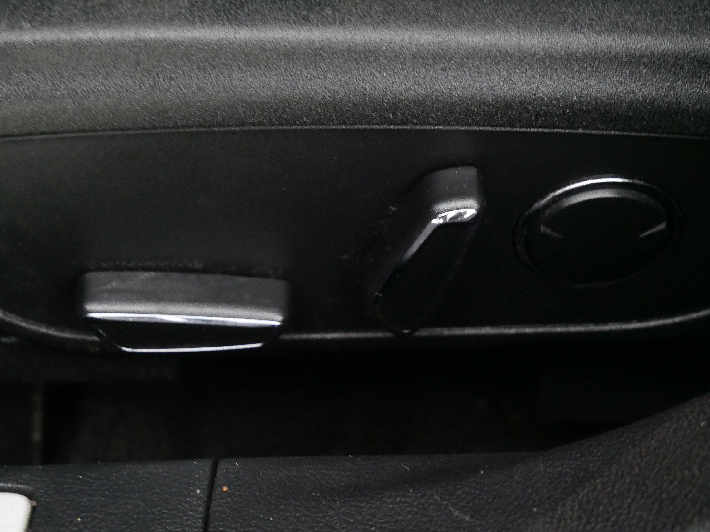 Used 2015 Lincoln MKZ w/ Equipment Group 101A Select image 20