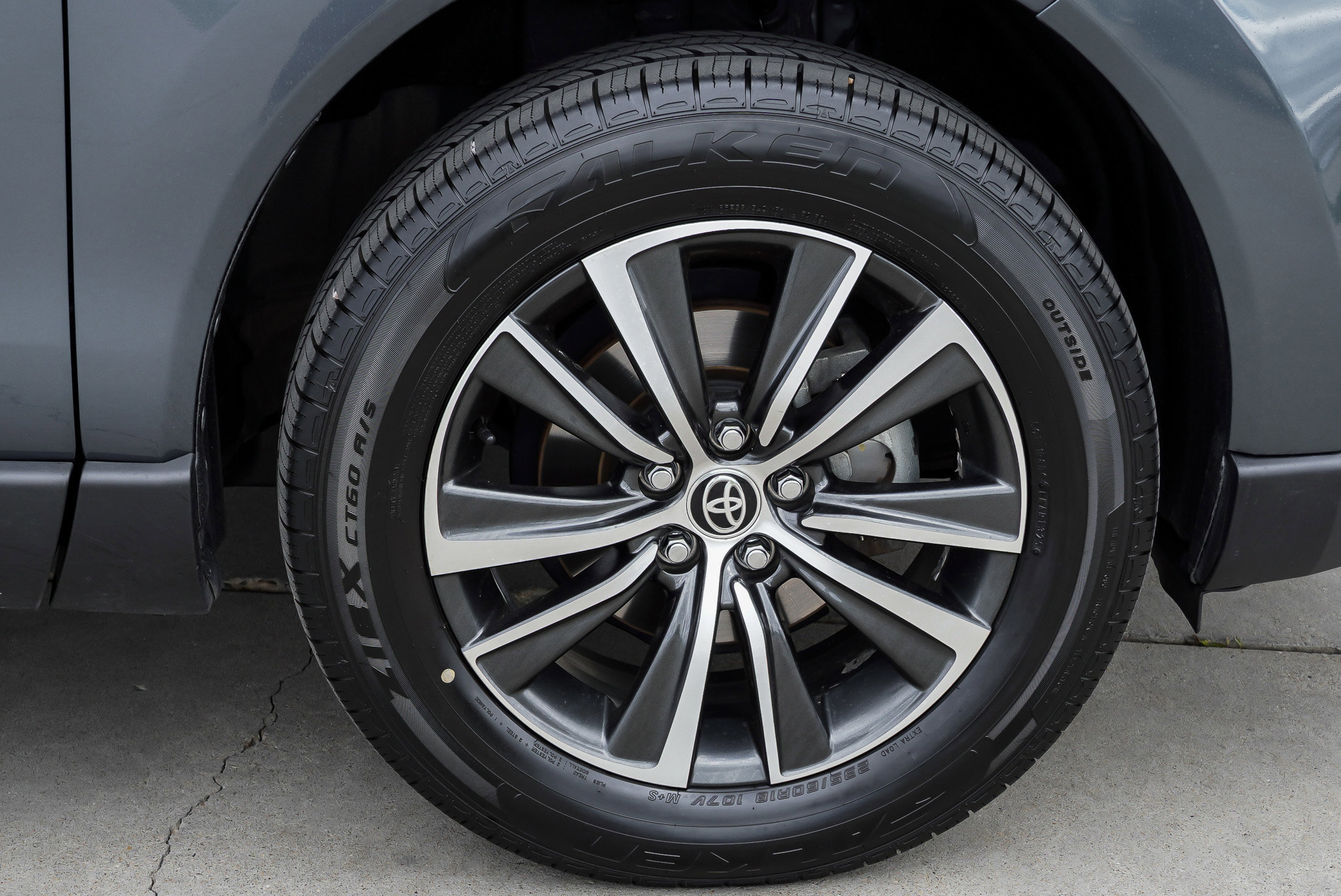 Certified 2024 Toyota Venza LE image 10