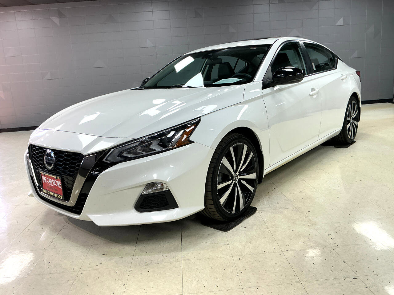 Used 2021 Nissan Altima 2.5 SR w/ SR Premium Package image 7