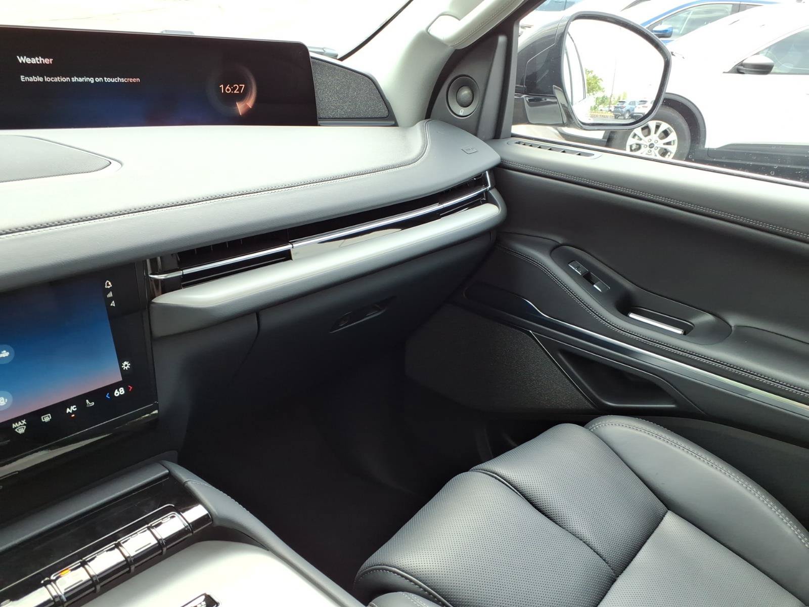 New 2027 Lincoln Navigator Reserve AWD/4WD image 21