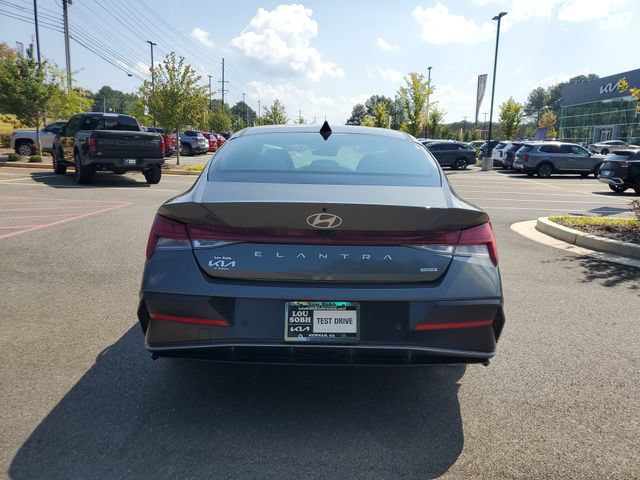 Used 2024 Hyundai Elantra Limited FWD image 5