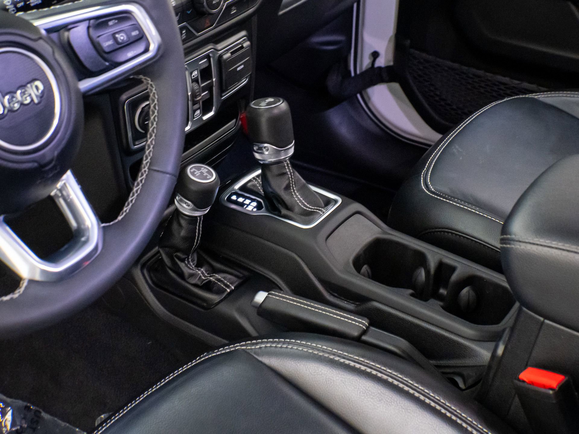 Used 2023 Jeep Wrangler Unlimited Sahara w/ Cold Weather Group image 13