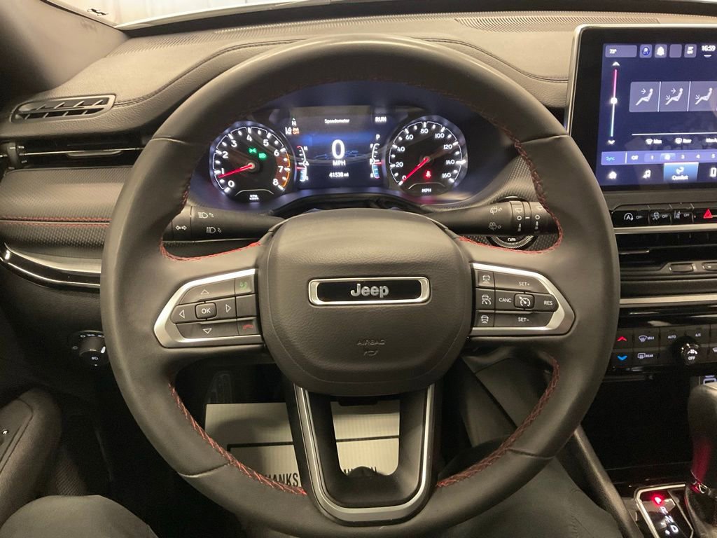 Used 2024 Jeep Compass Trailhawk image 7