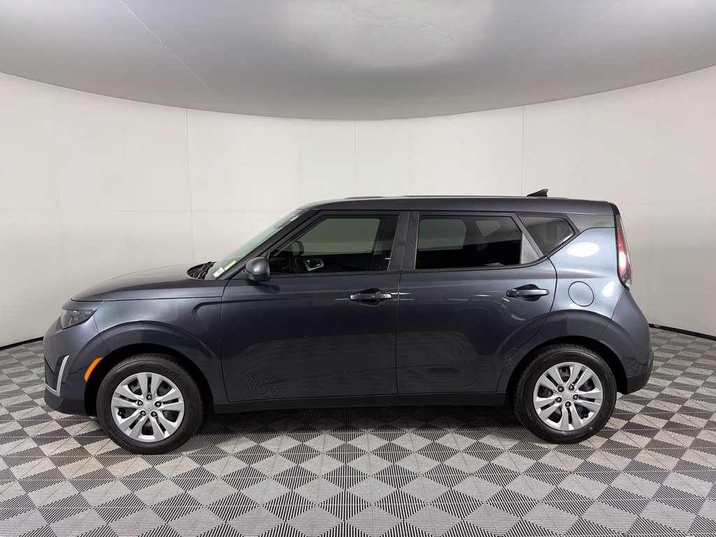Used 2023 Kia Soul LX FWD image 8
